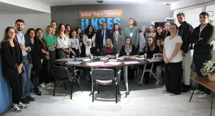 Genç iletişimcilerden İLKSES Gazetesi’ne ziyaret