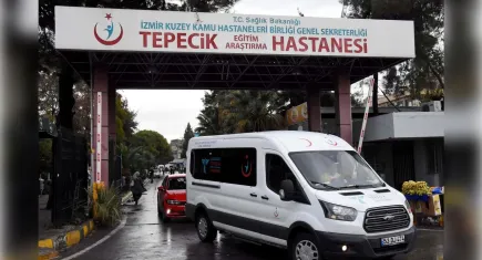 İzmir'de yasaklı madde operasyonunda çatışma: Polis memuru yaralandı