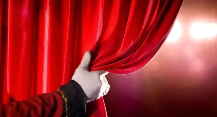Maske Sanat Tiyatro’dan çarpıcı dramatik hikâye: ‘İki Kadın’ İzmir’de sahnelenecek