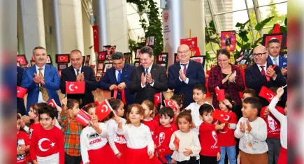 İzmir’de minik ellerden Cumhuriyet Bayramı’na özel sergi
