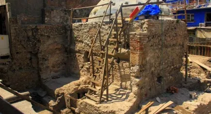 Konak’ta Tarihi Kıllıoğlu Hamamı sanatla canlanıyor