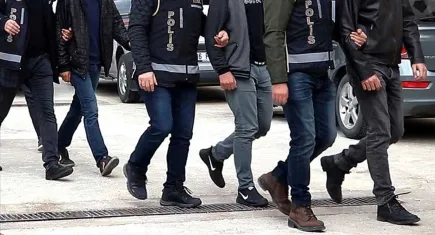 İzmir’de asayiş operasyonlarında 54 kişi gözaltına alındı