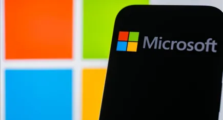 Microsoft’tan Körfez’e dev yatırım! 2029’a kadar BAE’ye 7,9 milyar dolarlık yapay zekâ hamlesi