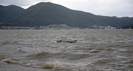 Muğla ve Antalya’ya sağanak uyarısı: Sel, su baskını, yıldırım düşmesine karşı dikkat