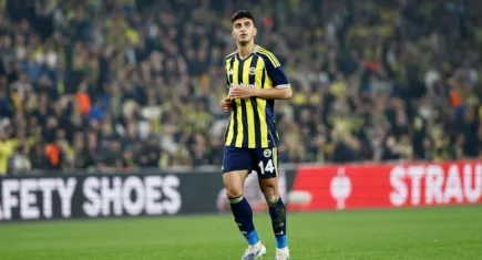 Fenerbahçe’de genç yıldız Yiğit Efe Demir ilk 11’de parladı: Sakatlıkla sahneden ayrıldı