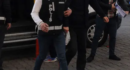 İzmir haber: Yasaklı madde operasyonunda yakalanan zanlı tutuklandı