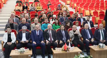 Bilge Kral Aliya İzzetbegoviç İzmir’de düzenlenen panelle anıldı