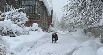 Doğu’da kar esareti: 4 ilde 1644 yerleşim yolu kapandı! 