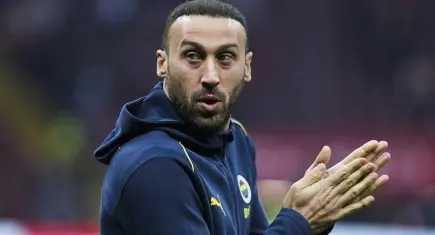 Kasımpaşa’dan forvet takviyesi: Cenk Tosun lacivert-beyazlı formayı giydi
