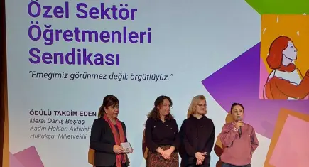 Özel Sektör Öğretmenleri Sendikası’na SES Kadın Ödülü