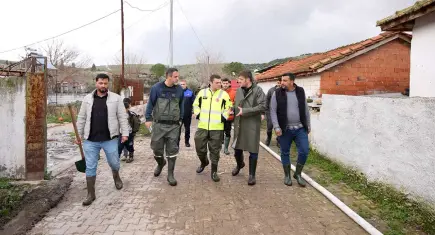 Torbalı’da yağmur mesaisi
