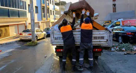Karabağlar’da dip köşe temizlik