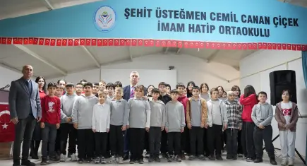 Bergama’da ‘Kağıt Atıklar Kitap Olsun’ projesi hayata geçti