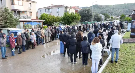 Foça’da 6 şubat hüznü: Deprem şehitleri dualarla anıldı