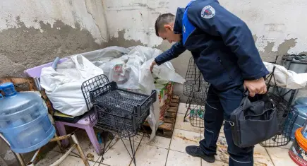 Karşıyaka’da ruhsatsız imalathane denetimde kapandı