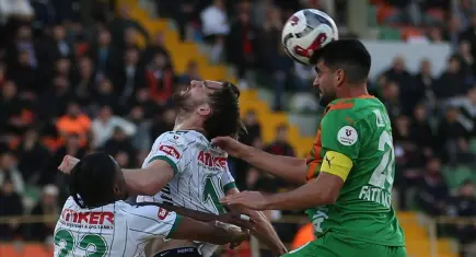Alanyaspor evinde kazandı: Konyaspor’u 2-1 mağlup etti