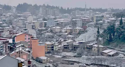 Manisa’da kar sevinci