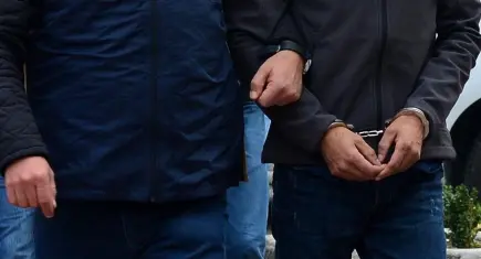 11 ilde hırsızlık yapan firari İzmir’de yakalandı 