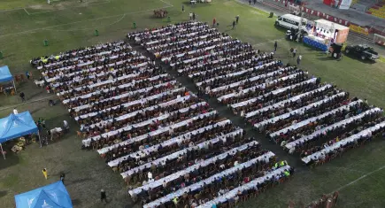 Bayındır’da binlerce kişi aynı sofrada