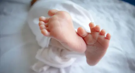 İzmir'de şalgam suyu dolu kovaya düşen 1 yaşındaki bebek öldü