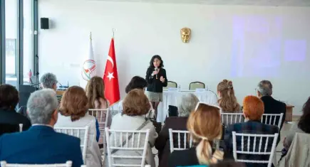 Karşıyaka’da kadın odaklı kent politikaları tartışıldı