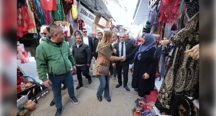 Başkan Mutlu’dan Kemeraltı mesaisi: Esnaftan ruhsat indirimine teşekkür