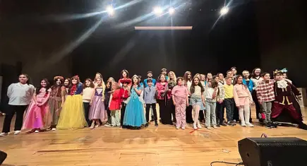 İzmirliler iyilik sahnesinde buluştu