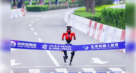 Robotlar maratonda insanları solladı