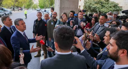 Özgür Özel: Kimse anayasanın arkasına saklanıp, anayasayı çiğnemeye çalışmasın