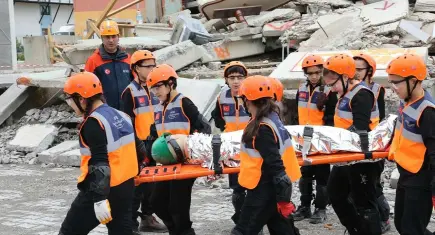 İzmir’de 23 Nisan’da afet yönetimini çocuklar üstlendi