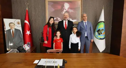Menemen’de coşkulu 23 Nisan kutlaması