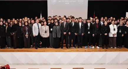 Kasapoğlu gençlerle Meclis Simülasyonunda buluştu