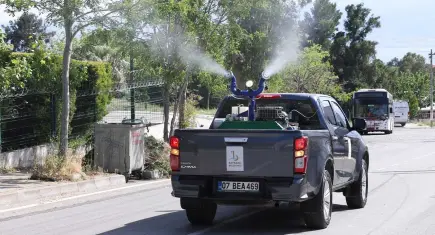Bayraklı’da yaz öncesi ilaçlama çalışmaları hız kazandı