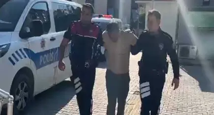 Interpol’ün kırmızı bültenle aradığı şüpheli  sahte kimlikle yakalandı