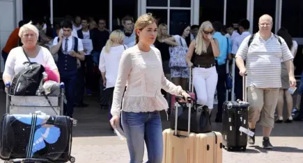 Yabancı turist sayısında beklenmedik düşüş başladı