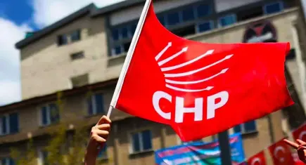 CHP İzmir Gençlik Kolları'ndan Ayça Gülenç kararı: Karabağlar İlçe Gençlik Kolları yönetimi görevden alındı