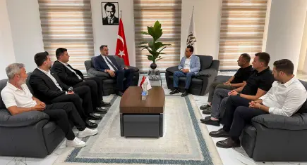 CHP'li Güç, mobilya sektörünün sorunlarını dinledi