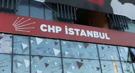 CHP İstanbul Gençlik Kolları'nın yönetimi Yeni Parti'ye katıldı