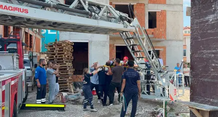 Sakarya’da inşaatta feci kaza! Yüksek gerilim hattına temas eden işçi ağır yaralandı