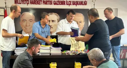  MHP Gaziemir İlçe Başkanlığı'ndan "Minik Omuzlara Büyük Destek" kampanyası
