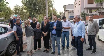 Bornova Rafetpaşa Mahallesi köşe bucak temizlendi