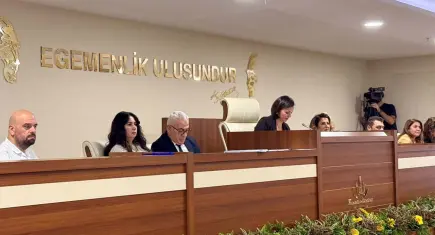Karabağlar Belediye Başkanı Helil Kınay AK Parti'ye mi geçiyor?