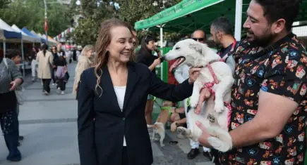 Konak’ta düzenlenen 7. Patilerin Festivali’nde onlarca can dost sıcak yuvalarına kavuştu