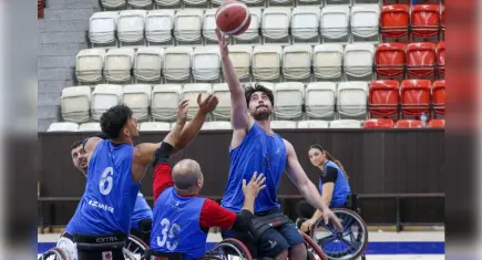 İzmir’in engelsiz basketbolcuları yeni sezona hazır