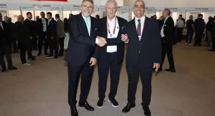 EBSO’da başkanlık yarışı başladı: İki aday kol kola poz verdi