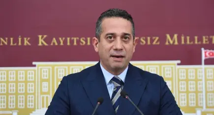 Cemil Tugay'ın AK Parti'ye katılmasına YENİ Parti'den sert tepki: O yüzle İzmir sokaklarında gezemez
