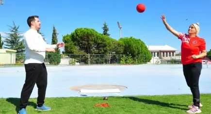Milli sporcu Aygül Aydoğmuş eşiyle birlikte dünya şampiyonluğuna hazırlanıyor!