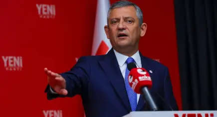 Özgür Özel’den Cemil Tugay tepkisi: Yanlış yapacağını bilsem selam vermem