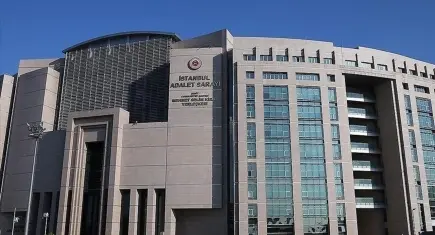 Gazeteci Murat Ağırel "şüpheli" sıfatıyla ifade vermek üzere adliyede