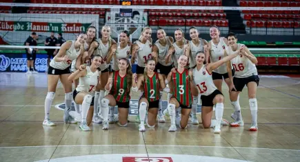Karşıyaka voleybol takımı yarın Eczacıbaşı'nı konuk ediyor